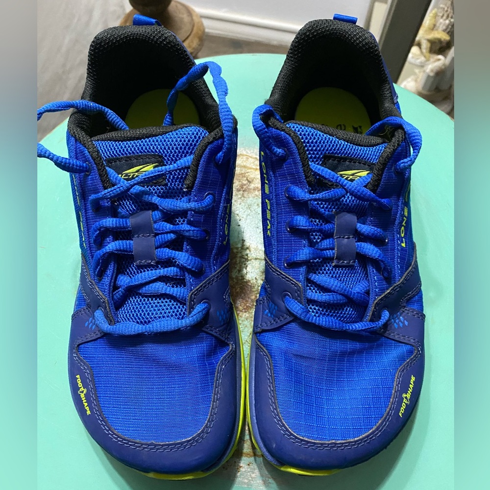 Kids Altra Lone Peak hiking shoes. Used. Size 4